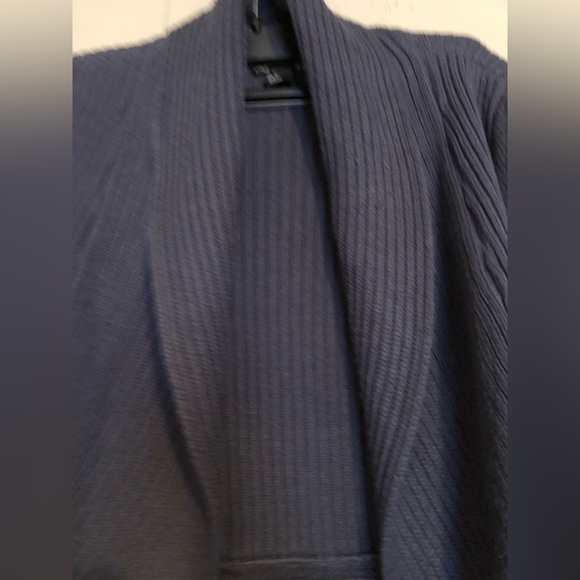 H&M vest - Picture 2 of 4